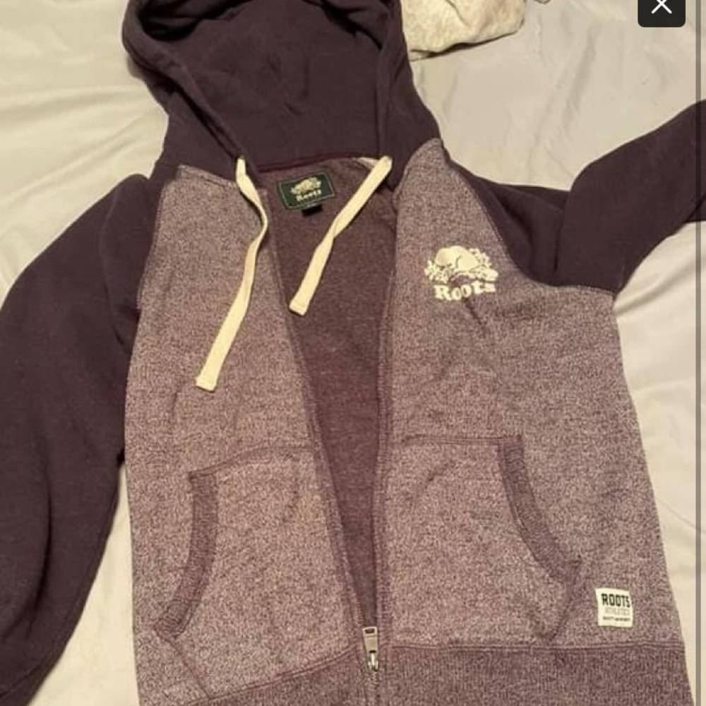 Roots sweater